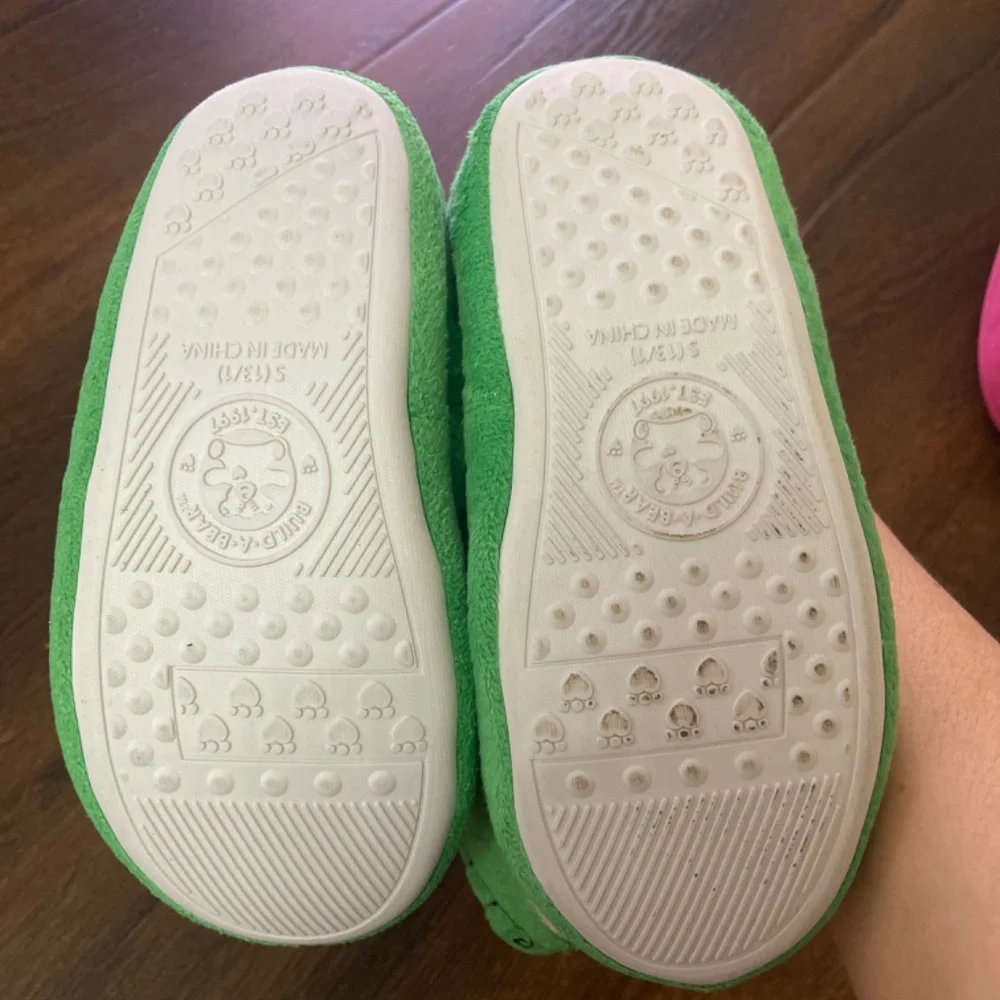 BUILD A BEAR DINOSAUR DRAGONS SLIPPERS HOUSE SLIPPERS SZ 13/1 STUFFIES
